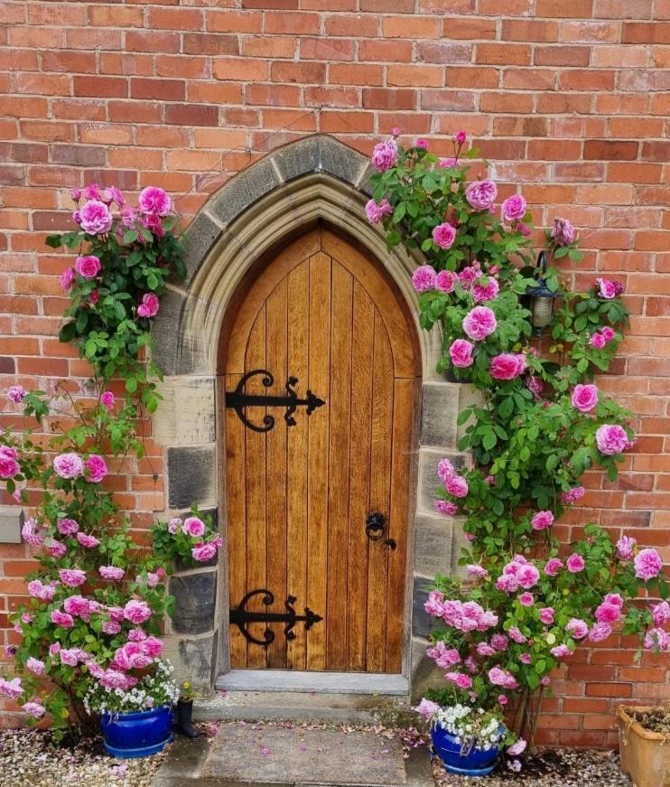 Bed and Breakfast The Old Coach House Llangollen Exterior foto